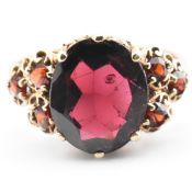 HALLMARKED 9CT GOLD & GARNET CLUSTER RING
