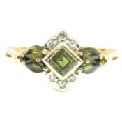 HALLMARKED 9CT GOLD DIAMOND & GREEN SAPPHIRE CLUSTER RING