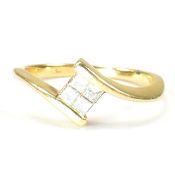 18CT GOLD & DIAMOND CROSSOVER RING
