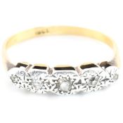 18CT GOLD & DIAMOND FIVE STONE RING