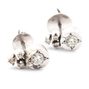 PAIR OF WHITE GOLD & DIAMOND STUD EARRINGS
