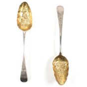 PAIR OF GEORGE III HALLMARKED SILVER FRUIT SERVING SPOONS