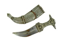 EARLY 20TH CENTURY SAUDI ARABIAN JAMBIYA KHANJAR DAGGER