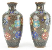 JAPANESE MEIJI PERIOD CLOISONNE VASES 日本明治掐丝珐琅小瓶一对