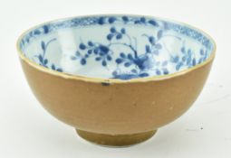 QING DYNASTY CAFE-AU-LAIT GLAZED BLUE AND WHITE BOWL 清 酱釉青花碗