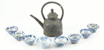 BRONZE TEA POT & 8 BLUE AND WHITE TEACUPS 铜水壶和八个小青花茶杯