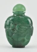 QING DYNASTY DARK GREEN JADEITE SNUFF BOTTLE 清 玉龙鼻烟壶