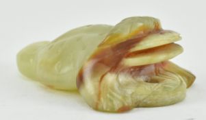 CELADON JADE WITH RUSSET SKIN CARVING OF A TOAD 清 玉蟾蜍