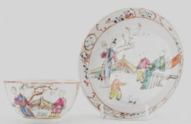 QING DYNASTY FAMILLE ROSE CUP & SAUCER 清 粉彩茶杯和碟子套