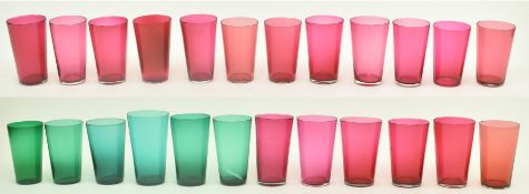 COLLECTION OF VICTORIAN CRANBERRY & GREEN GLASS TUMBLERS