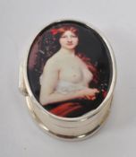 20TH CENTURY STERLING SILVER PILL BOX WITH NUDE IMAGE TO LID