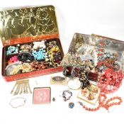LARGE COLLECTION OF COSTUME JEWELLERY & FRAGMENTS