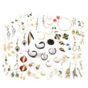 COLLECTION OF COSTUME EARRINGS & FRAGMENTS
