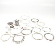 ASSORTED COLLECTION OF SILVER & GEM SET JEWELLERY