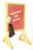 VINTAGE FUNFAIR 'UNLOCK THE DOOR' PARTY GAME