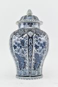 DELFT BLUE AND WHITE GARNITURE DE CHEMINEE GINGER JAR