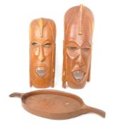 TWO 20TH CENTURY 1960S POLYNESIAN MASKS & A TRAY