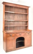 GEORGE III 18TH CENTURY OAK WELSH DOG KENNEL DRESSER