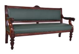 LARGE VICTORIAN 19TH CENTURY MAHOGANY HALL SETTLE