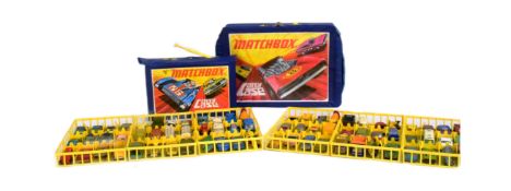 DIECAST - VINTAGE MATCHBOX VINYL CARRY CASE & CARS