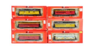 MODEL RAILWAY - RIVAROSSI HO GAUGE COACHES