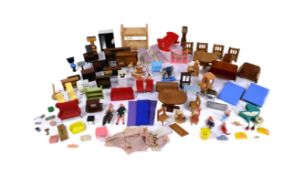 DOLL'S HOUSE FURNITURE - COLLECTION OF ASSORTED PIECES