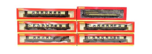 MODEL RAILWAY - X6 HORNBY PULLMAN OO GAUGE CARRIAGES