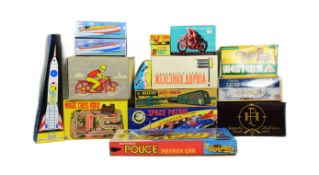 COLLECTION OF VINTAGE TINPLATE CLOCKWORK TOYS