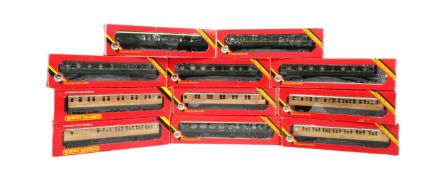 MODEL RAILWAY - HORNBY OO GAUGE LOCOMOTIVE ROLLING COACHES