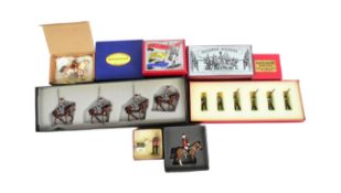 TOY SOLDIERS - COLLECTION OF ASSORTED TOY SOLDIERS