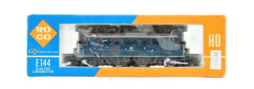 MODEL RAILWAY - ROCO HO GAUGE LOCOMOTIVE