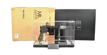 STAR WARS - MASTER REPLICAS - LUKE SKYWALKER BLASTER SW-169LE