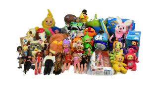 LARGE COLLECTION OF ASSORTED VINTAGE TOYS
