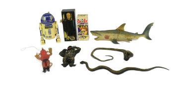 COLLECTION OF VINTAGE TOYS