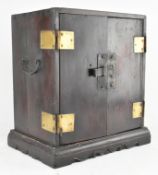 QING HARDWOOD FIVE-DRWAERS TABLE TOP CABINET 清 杉木桌柜