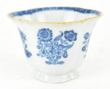 QING QIANLONG BLUE AND WHITE LOBED TEA CUP 清 乾隆·青花海棠杯