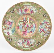 QING DYNASTY CANTON FAMILLE ROSE CHARGER 清 粉彩开光人物大盘