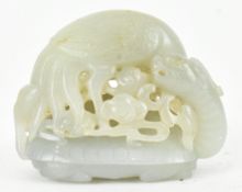 QING JADE CRANE AND TURTLE CARVING 清 青玉 龟鹤齐寿把件