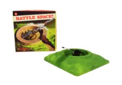 MODEL RAILWAY - VINTAGE TRIANG BATTLE SPACE MISSILE SITE MODEL