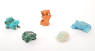 COLLECTION OF FIVE NETSUKE FROG FIGURES INCL. MALACHITE