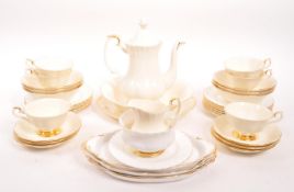 ROYAL ALBERT - AFFINITY GOLD - BONE CHINA SERVICE