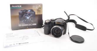 FUJIFILM - CIRCA 2010 FINEPIX S2800HD BRIDGE CAMERA