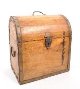 19TH CENTURY OAK BOTTLE CASKET
