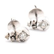 PAIR OF WHITE GOLD & DIAMOND STUD EARRINGS