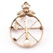 HALLMARKED 9CT GOLD & CULTURED PEARL GOLFING BROOCH PIN