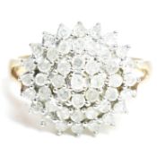 A HALLMARKED 9CT GOLD & DIAMOND CLUSTER RING