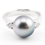 18CT WHITE GOLD TAHITIAN PEARL & DIAMOND THREE STONE RING