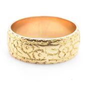 VICTORIAN HALLMARKED 18CT GOLD FOLIATE ENGRAVED BAND RING