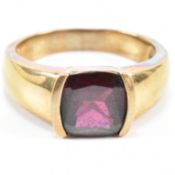 HALLMARKED 9CT GOLD & GARNET RING