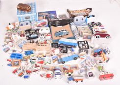 VOLKSWAGEN VW CAMPERVAN MEMORABILIA & COLLECTABLES